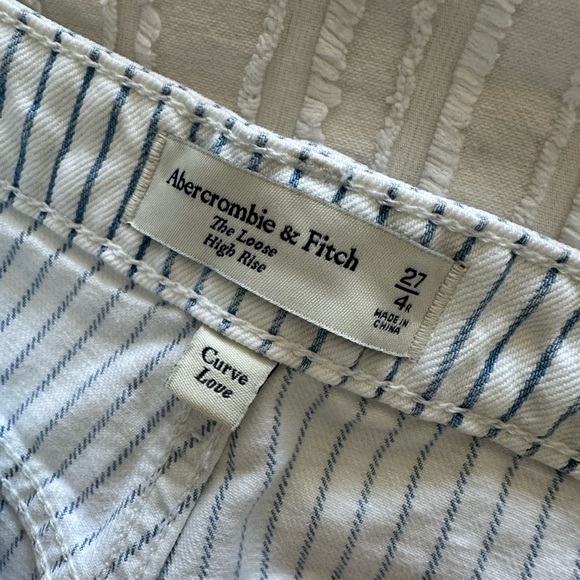 Abercrombie curve love with tag - Picture 2 of 3